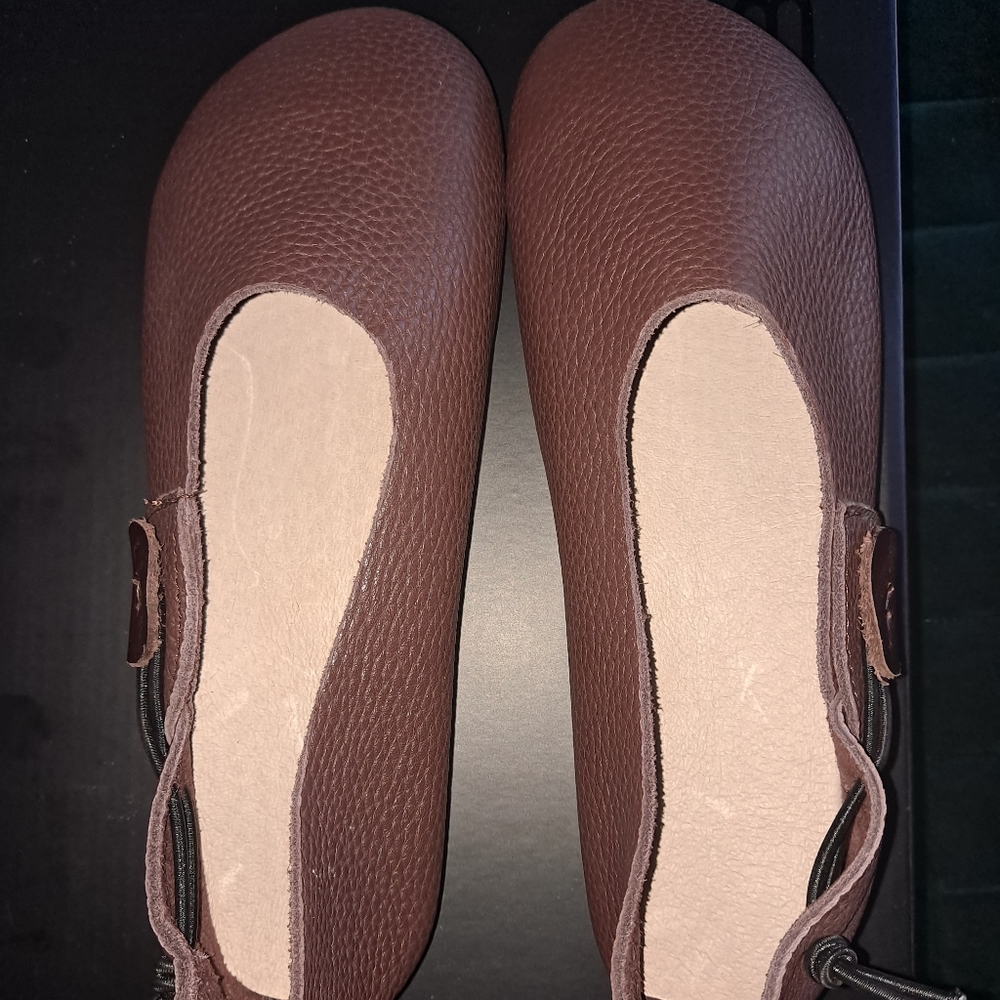 SHOES - Picture 2 of 5
